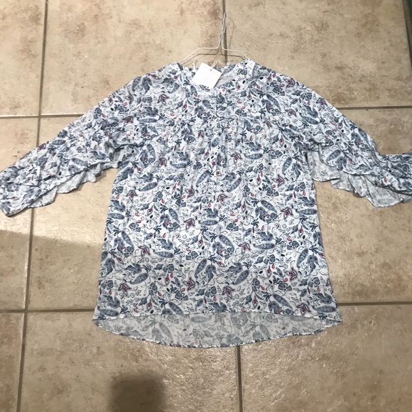 Lauren Conrad NWT floral ruffle sleeve top - Picture 7 of 8